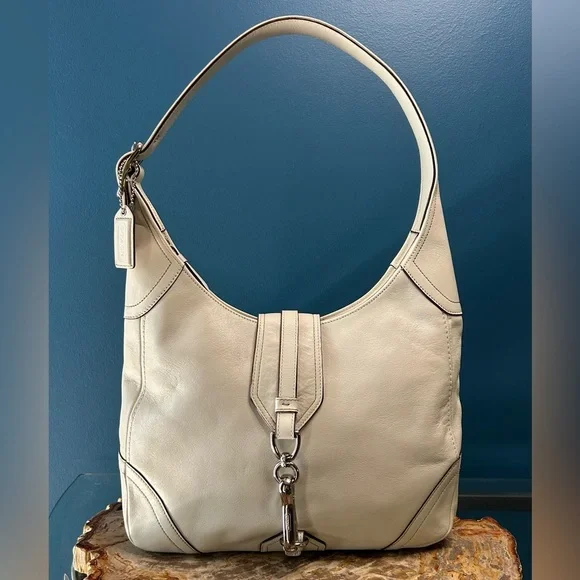 Vintage COACH Hamptons Hobo Clip Flap Chalk White Leather 8A67 EUC - Picture 1 of 16
